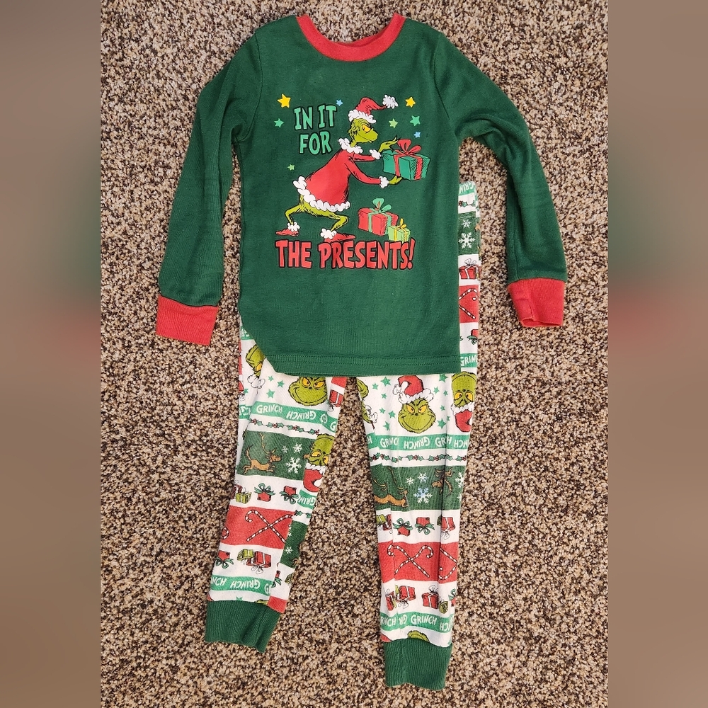 Dr. Seuss Grinch Kids Pajama Set - Green and Red